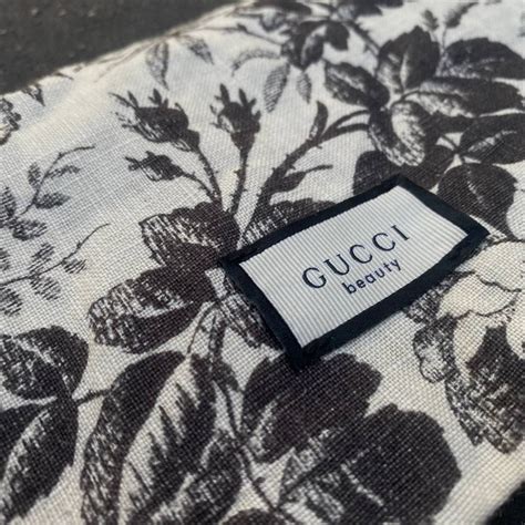 gucci bloom y3 pouch|gucci key pouch with hook.